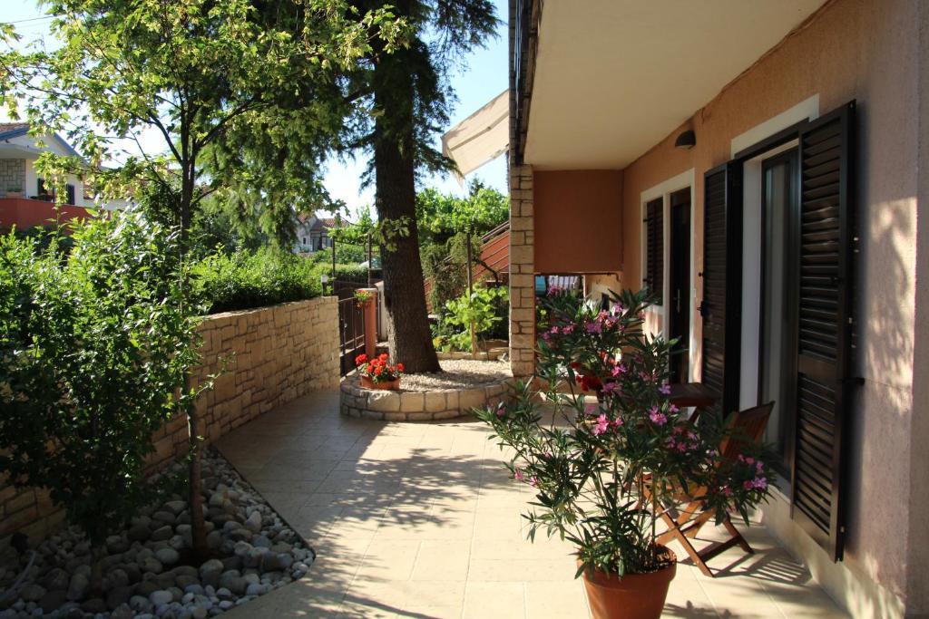 Apartments Eva Umag Exterior photo